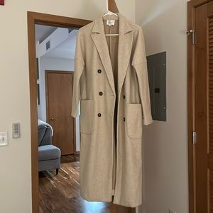 Line & dot coat